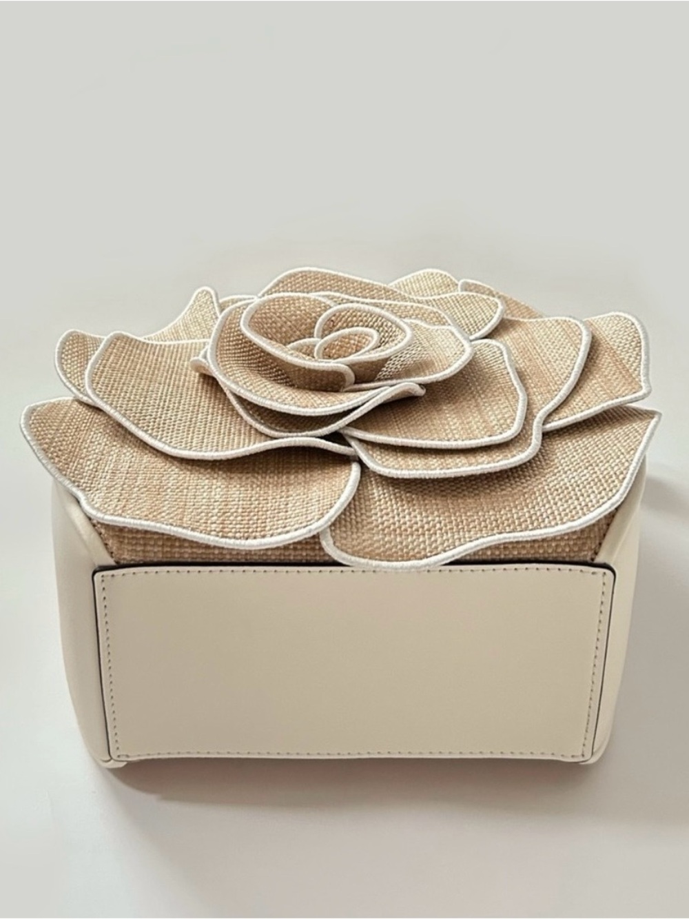 Kate Spade Flora 3D Straw Crossbody Bag - Picture 4 of 6